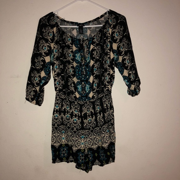 Summer Romper - Picture 2 of 5